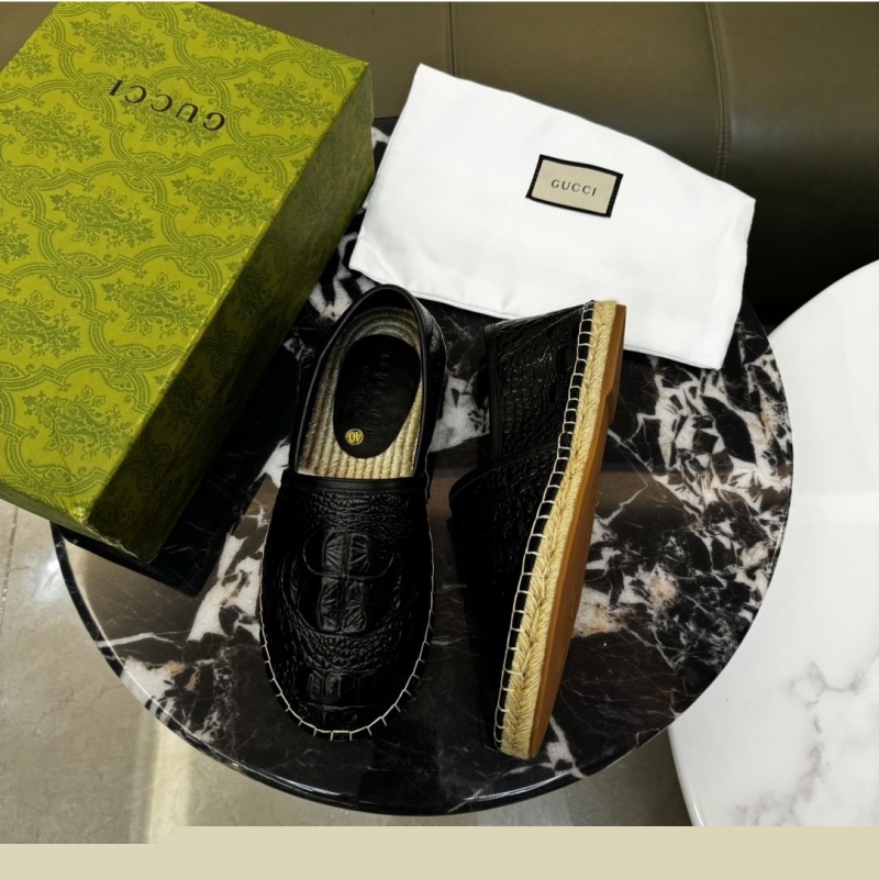 G*u*i casual shoes